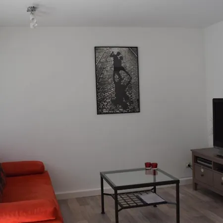 Apartment Tango *